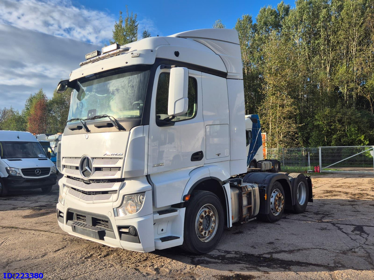 MERCEDES-BENZ Actros 2551 6x2 -Steering axle - Euro6 - Камион влекач: слика 1 MERCEDES-BENZ Actros 2551 6x2 -Steering axle - Euro6 - Камион влекач: слика 1