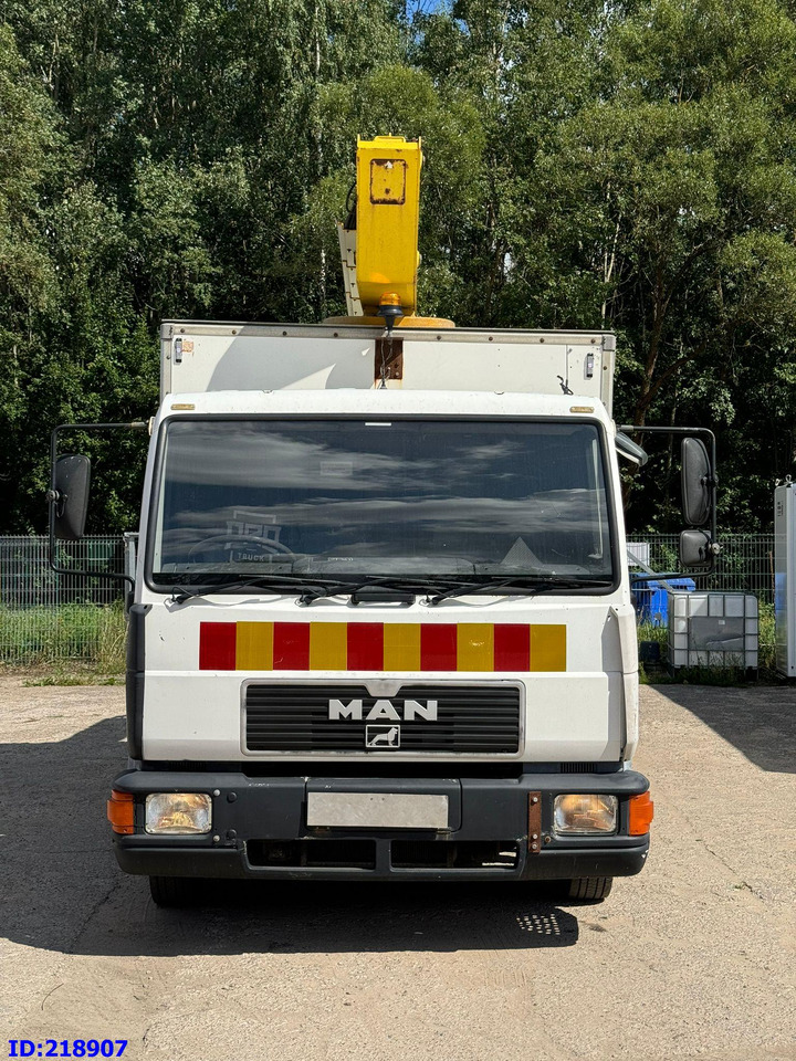MAN LE 220C + Sky King 179TV - Камион со подигачка кошница: слика 2 MAN LE 220C + Sky King 179TV - Камион со подигачка кошница: слика 2