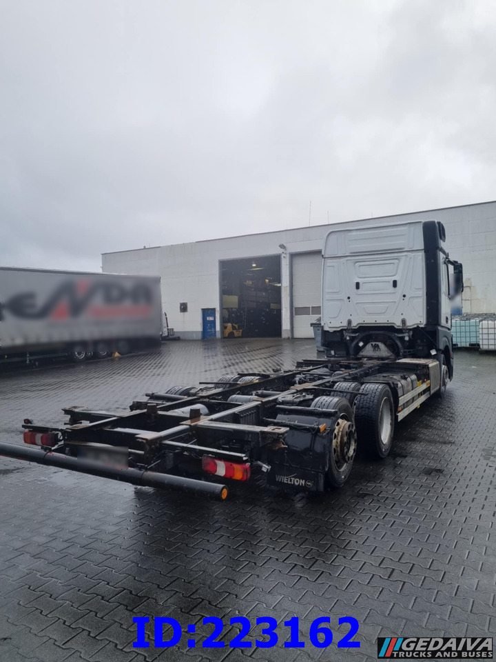 MERCEDES-BENZ Actros 2542 BDF 6x2 Euro6 - Камион со кабинска шасија: слика 3 MERCEDES-BENZ Actros 2542 BDF 6x2 Euro6 - Камион со кабинска шасија: слика 3