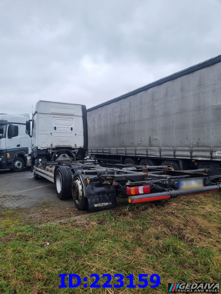 MERCEDES-BENZ Actros 2542 BDF 6x2 Euro6 - Камион со кабинска шасија: слика 3 MERCEDES-BENZ Actros 2542 BDF 6x2 Euro6 - Камион со кабинска шасија: слика 3