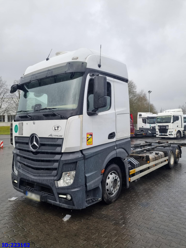 MERCEDES-BENZ Actros 2542 BDF 6x2 Euro6 - Камион со кабинска шасија: слика 1 MERCEDES-BENZ Actros 2542 BDF 6x2 Euro6 - Камион со кабинска шасија: слика 1