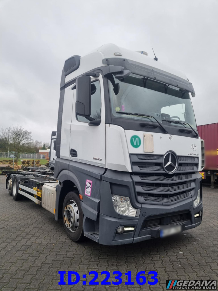 MERCEDES-BENZ Actros 2542 BDF 6x2 Euro6 - Камион со кабинска шасија: слика 1 MERCEDES-BENZ Actros 2542 BDF 6x2 Euro6 - Камион со кабинска шасија: слика 1
