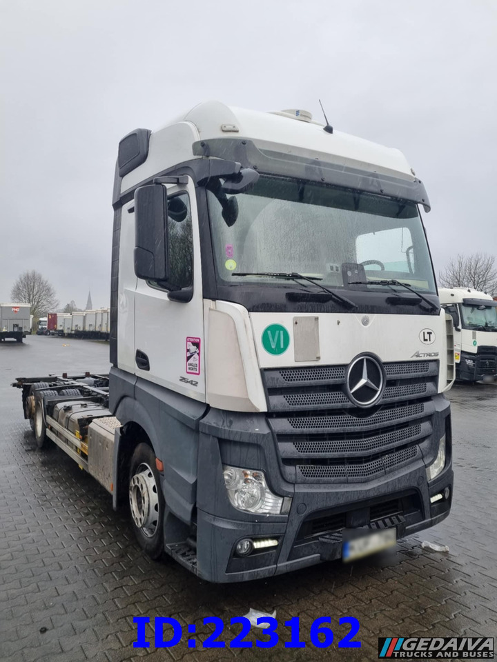 MERCEDES-BENZ Actros 2542 BDF 6x2 Euro6 - Камион со кабинска шасија: слика 2 MERCEDES-BENZ Actros 2542 BDF 6x2 Euro6 - Камион со кабинска шасија: слика 2