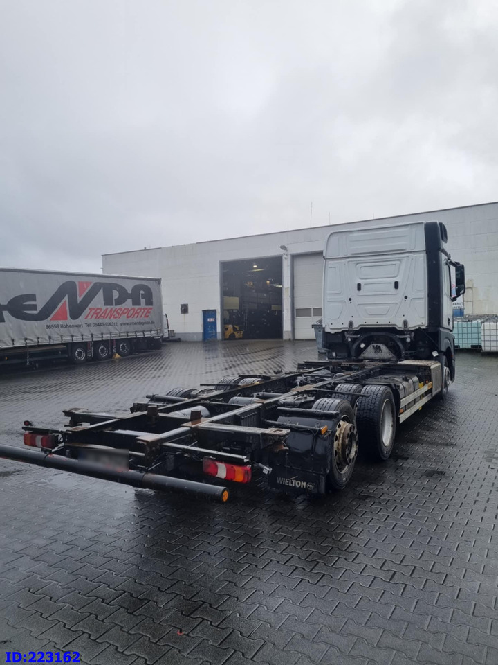 MERCEDES-BENZ Actros 2542 BDF 6x2 Euro6 - Камион со кабинска шасија: слика 4 MERCEDES-BENZ Actros 2542 BDF 6x2 Euro6 - Камион со кабинска шасија: слика 4
