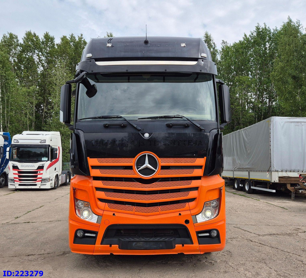 MERCEDES-BENZ Actros 3563 8×4 ( Steering axle) - Камион со кабинска шасија: слика 2 MERCEDES-BENZ Actros 3563 8×4 ( Steering axle) - Камион со кабинска шасија: слика 2