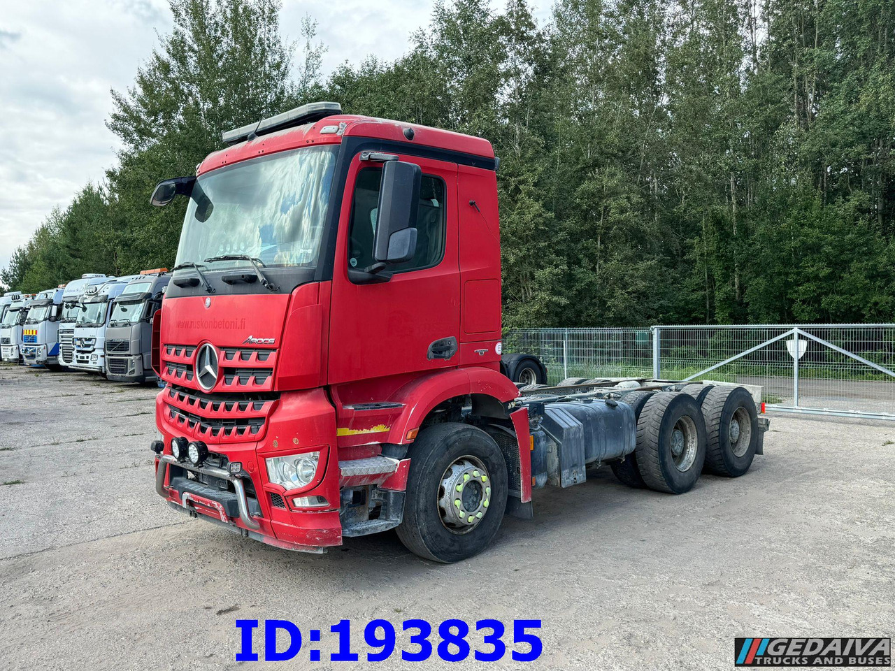 MERCEDES-BENZ Arocs 2840 6x4 Manual Euro6 - Камион со кабинска шасија: слика 1 MERCEDES-BENZ Arocs 2840 6x4 Manual Euro6 - Камион со кабинска шасија: слика 1