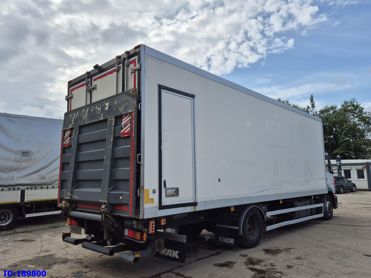 MERCEDES-BENZ Axor 1829 Euro5 Manual + Tail lift - Камион ладилник: слика 5 MERCEDES-BENZ Axor 1829 Euro5 Manual + Tail lift - Камион ладилник: слика 5
