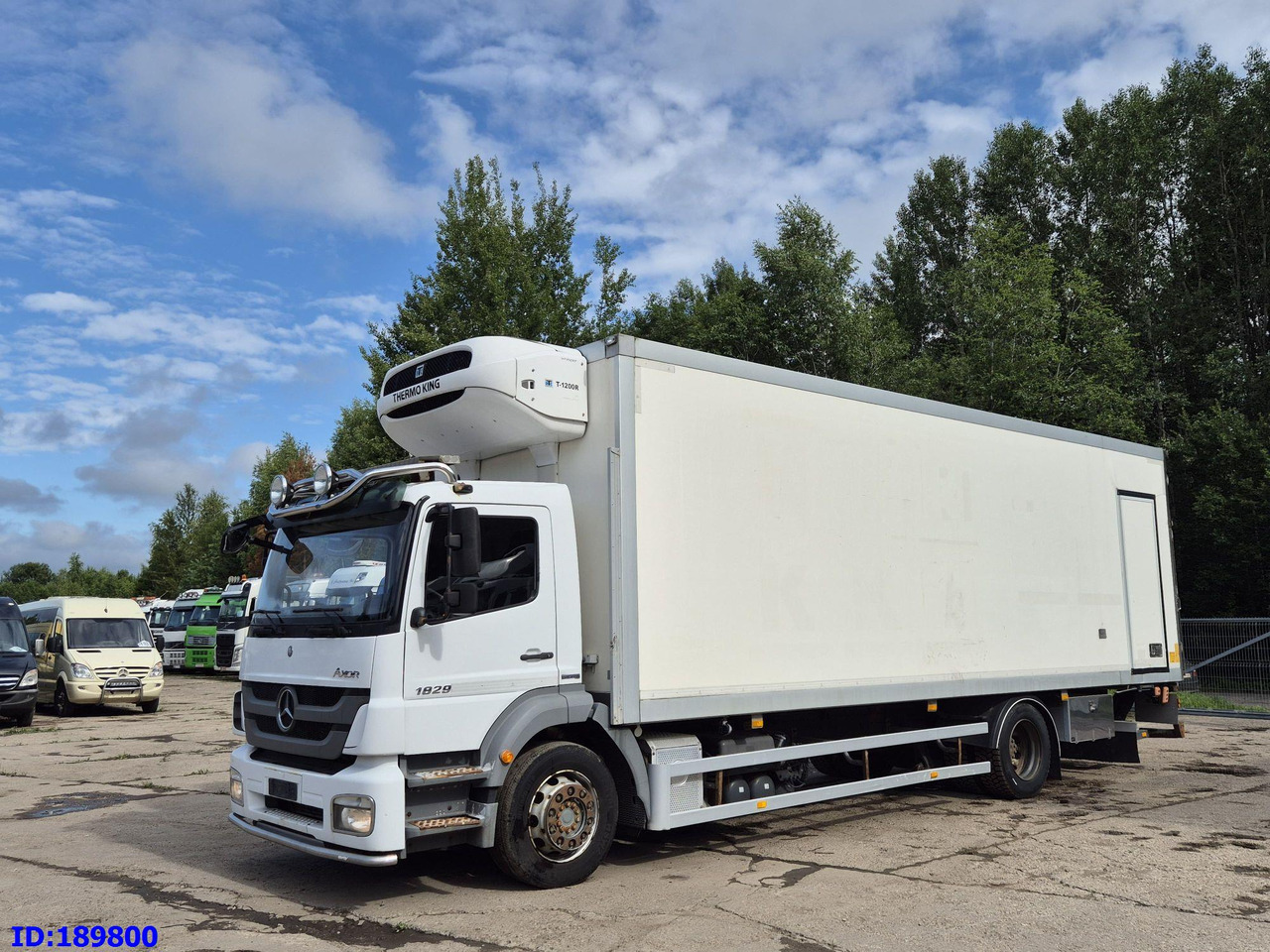 MERCEDES-BENZ Axor 1829 Euro5 Manual + Tail lift - Камион ладилник: слика 1 MERCEDES-BENZ Axor 1829 Euro5 Manual + Tail lift - Камион ладилник: слика 1