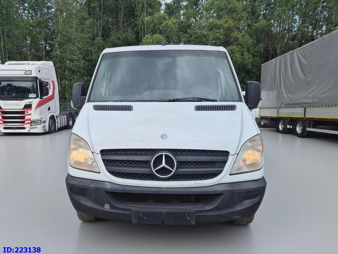 MERCEDES-BENZ Sprinter 213 - Euro5 - Минибус, Патничко комбе: слика 2 MERCEDES-BENZ Sprinter 213 - Euro5 - Минибус, Патничко комбе: слика 2