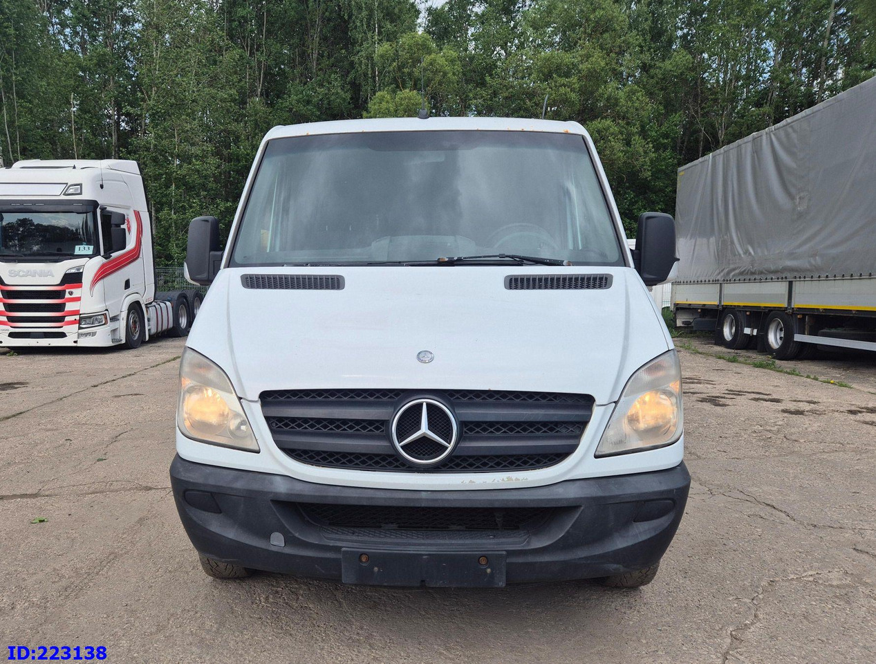 MERCEDES-BENZ Sprinter 213 - Euro5 - Патнички вагон автобус: слика 2 MERCEDES-BENZ Sprinter 213 - Euro5 - Патнички вагон автобус: слика 2