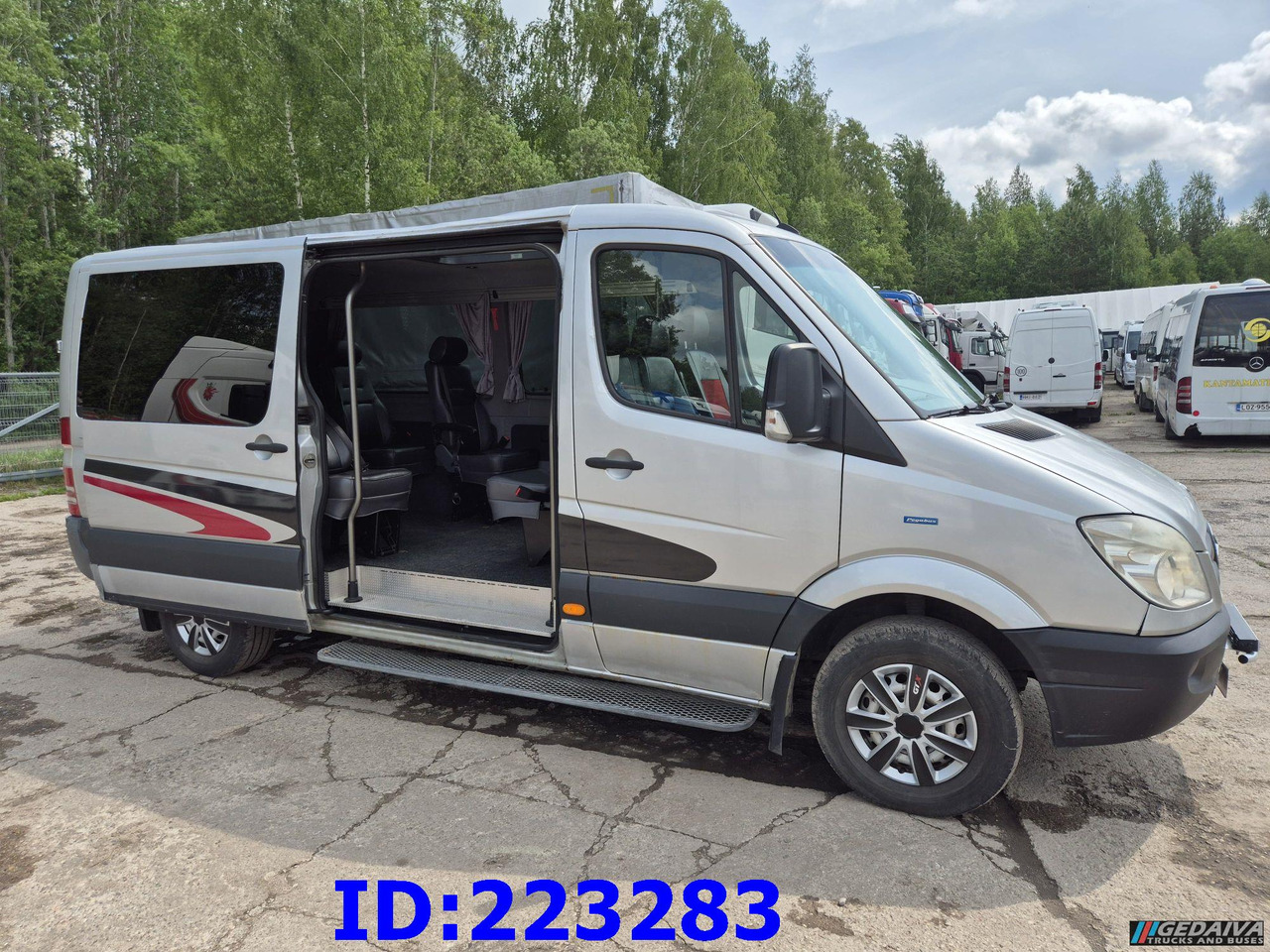 MERCEDES-BENZ Sprinter 313 - Kasten VIP -Euro5 - Патнички вагон автобус: слика 4 MERCEDES-BENZ Sprinter 313 - Kasten VIP -Euro5 - Патнички вагон автобус: слика 4