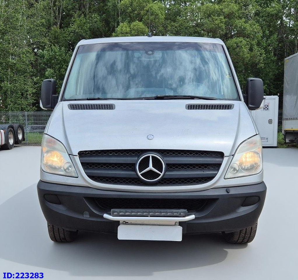 MERCEDES-BENZ Sprinter 313 - Kasten VIP -Euro5 - Минибус, Патничко комбе: слика 2 MERCEDES-BENZ Sprinter 313 - Kasten VIP -Euro5 - Минибус, Патничко комбе: слика 2