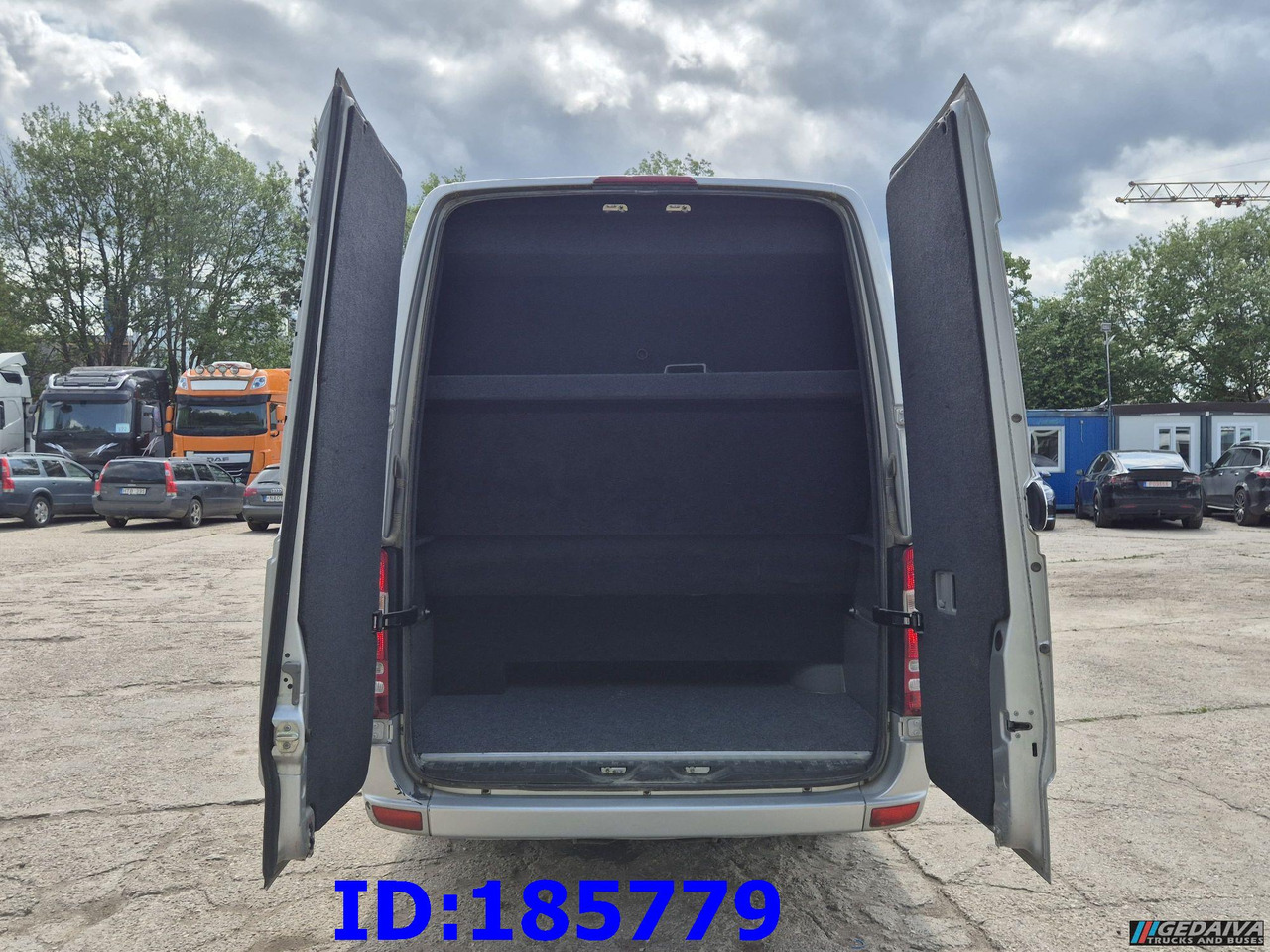 MERCEDES-BENZ Sprinter 316 - VIP - Avestark - Патнички вагон автобус: слика 5 MERCEDES-BENZ Sprinter 316 - VIP - Avestark - Патнички вагон автобус: слика 5