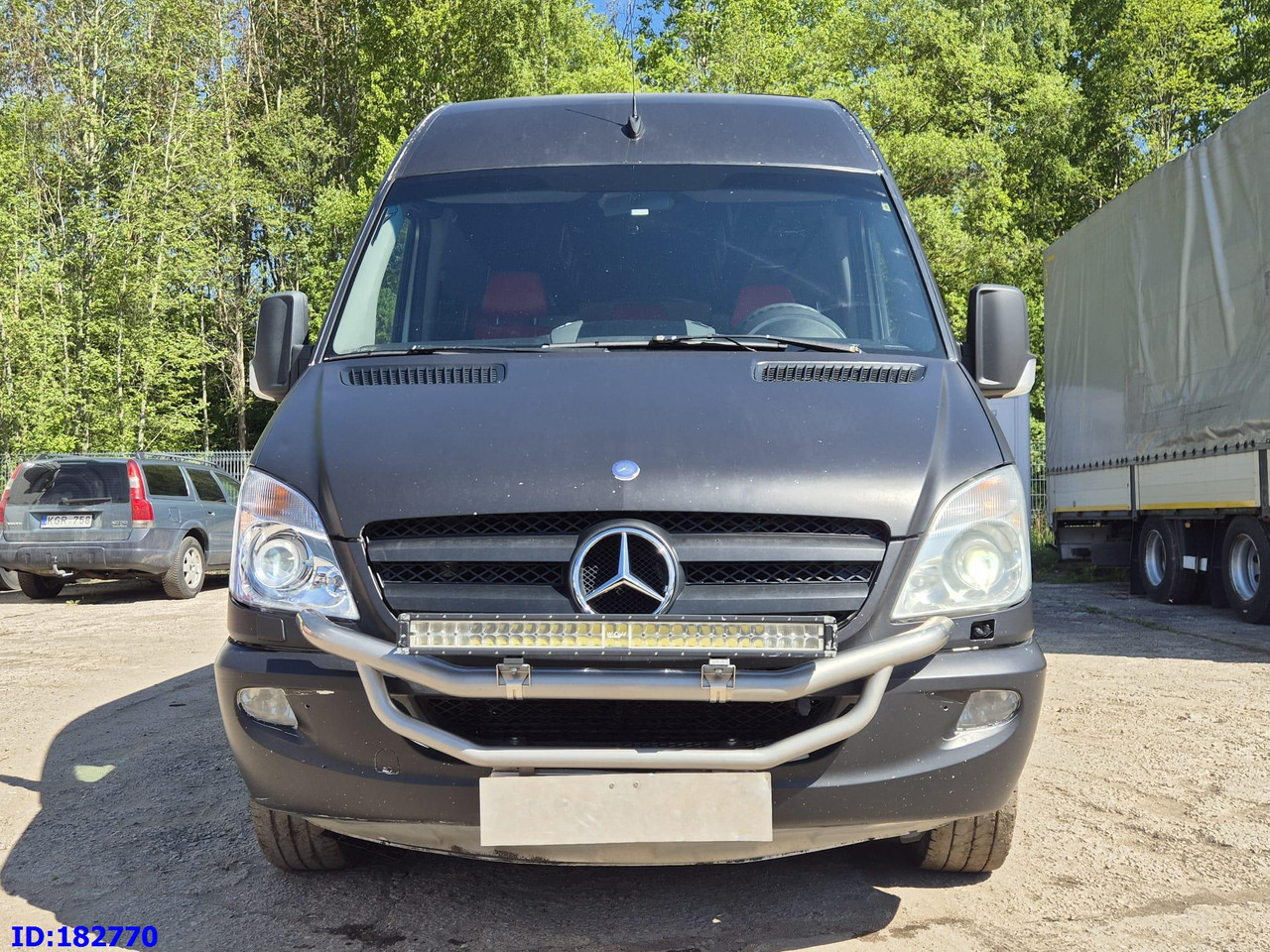 MERCEDES-BENZ Sprinter 319 VIP Euro5 - Патнички вагон автобус: слика 2 MERCEDES-BENZ Sprinter 319 VIP Euro5 - Патнички вагон автобус: слика 2