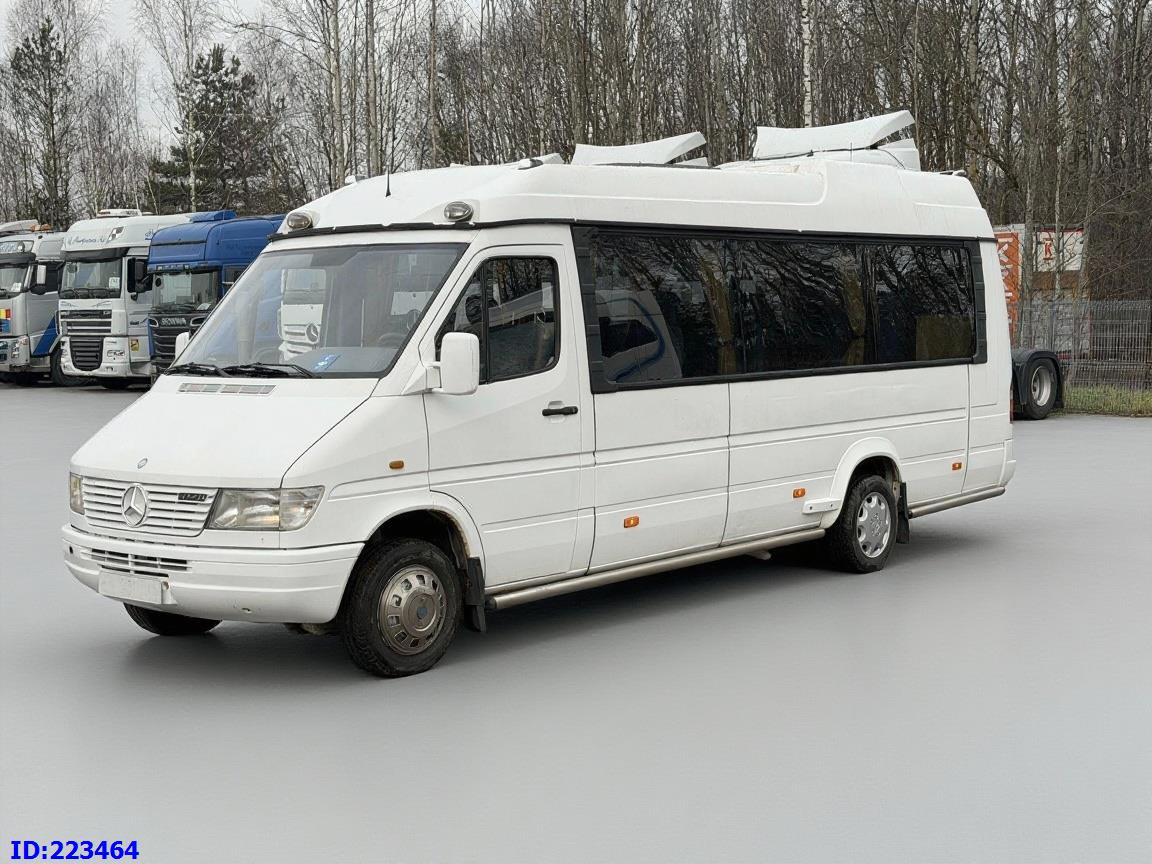 MERCEDES-BENZ Sprinter 412 VIP XXL 18-places - Патнички вагон автобус: слика 1 MERCEDES-BENZ Sprinter 412 VIP XXL 18-places - Патнички вагон автобус: слика 1