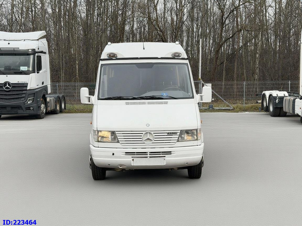 MERCEDES-BENZ Sprinter 412 VIP XXL 18-places - Патнички вагон автобус: слика 2 MERCEDES-BENZ Sprinter 412 VIP XXL 18-places - Патнички вагон автобус: слика 2
