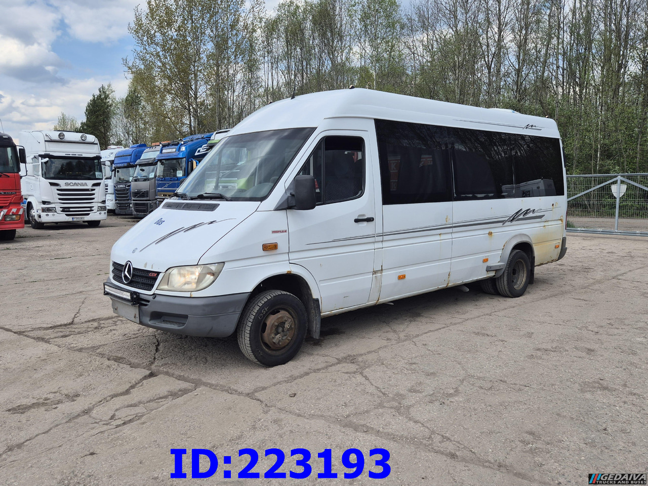 MERCEDES-BENZ Sprinter 416 VIP AC 17-seater - Патнички вагон автобус: слика 1 MERCEDES-BENZ Sprinter 416 VIP AC 17-seater - Патнички вагон автобус: слика 1