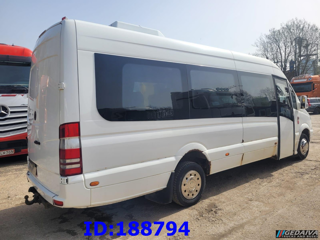 MERCEDES-BENZ Sprinter 518 - Kasten VIP - 20 Seater - Патнички вагон автобус: слика 4 MERCEDES-BENZ Sprinter 518 - Kasten VIP - 20 Seater - Патнички вагон автобус: слика 4