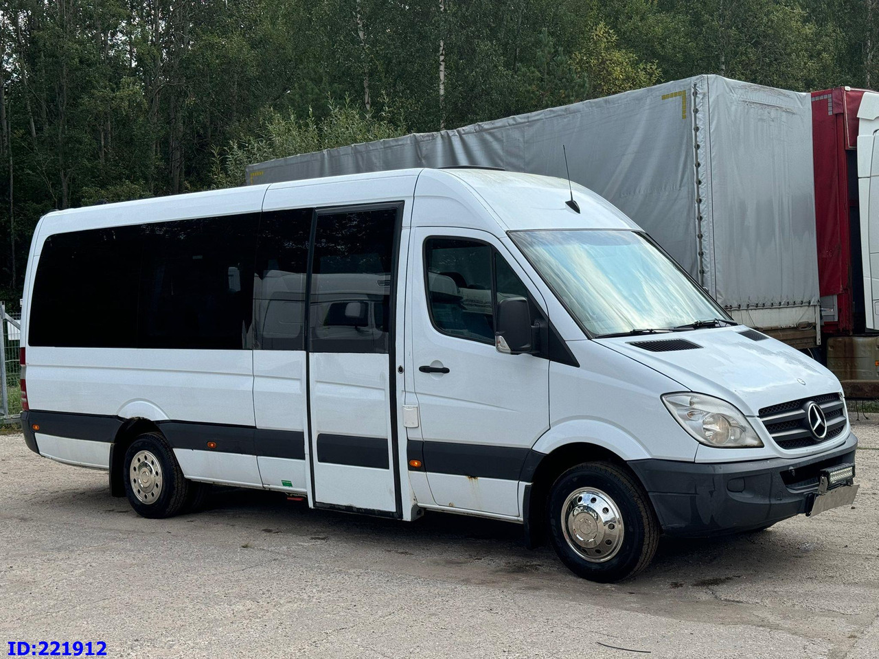 MERCEDES-BENZ Sprinter 518 VIP 17-Place - Патнички вагон автобус: слика 4 MERCEDES-BENZ Sprinter 518 VIP 17-Place - Патнички вагон автобус: слика 4