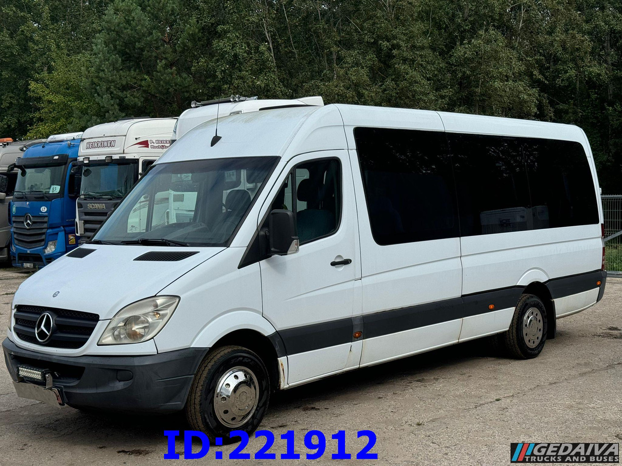 MERCEDES-BENZ Sprinter 518 VIP 17-Place - Патнички вагон автобус: слика 1 MERCEDES-BENZ Sprinter 518 VIP 17-Place - Патнички вагон автобус: слика 1
