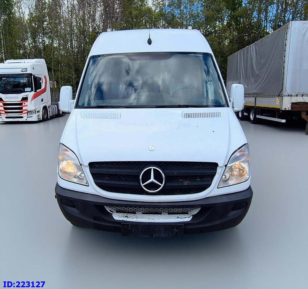 MERCEDES-BENZ Sprinter 518 - VIP -19 Seater - Минибус, Патничко комбе: слика 2 MERCEDES-BENZ Sprinter 518 - VIP -19 Seater - Минибус, Патничко комбе: слика 2