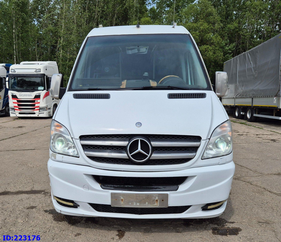 MERCEDES-BENZ Sprinter 519 VIP Luxury - Минибус, Патничко комбе: слика 2 MERCEDES-BENZ Sprinter 519 VIP Luxury - Минибус, Патничко комбе: слика 2