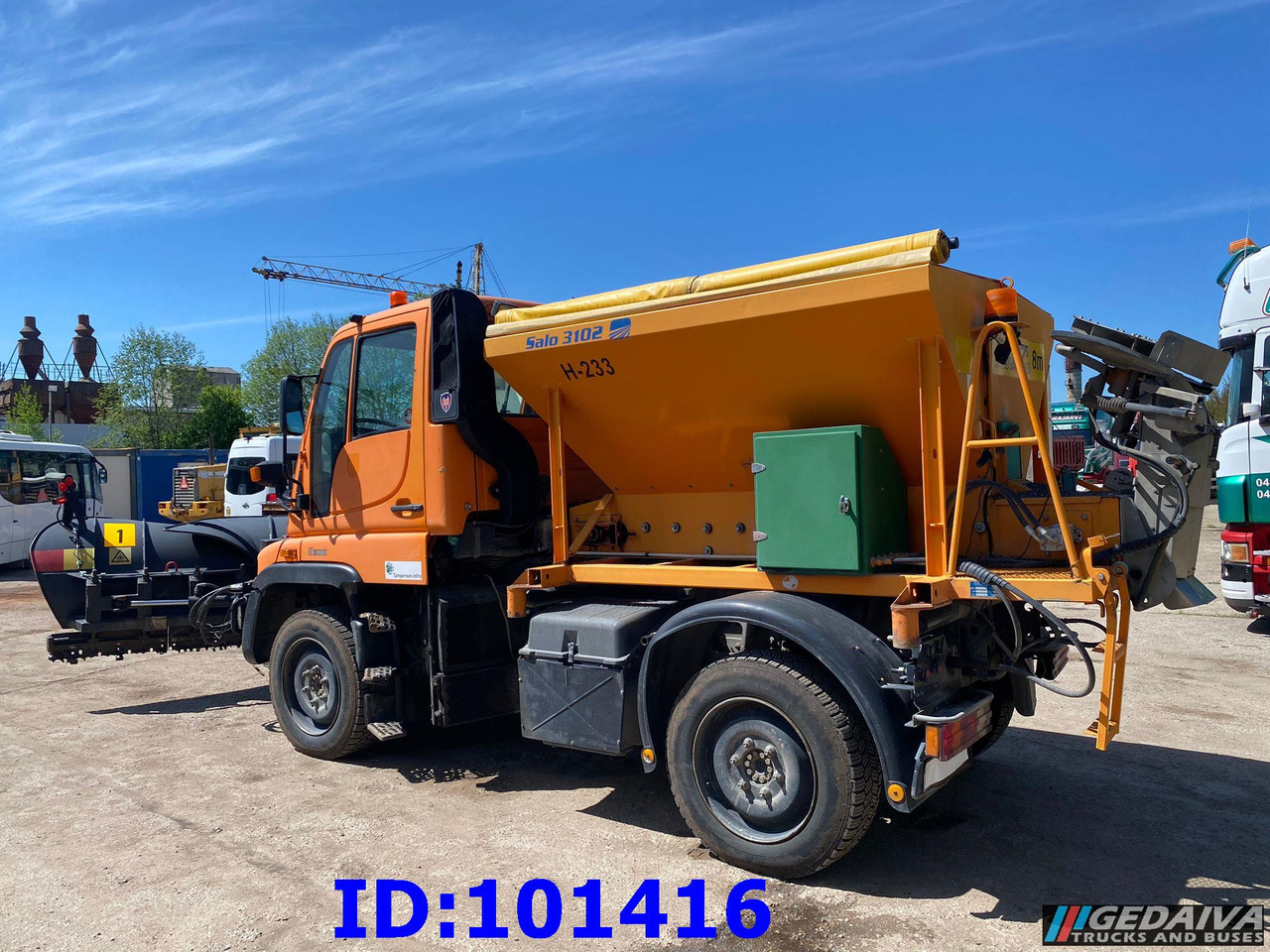 MERCEDES-BENZ Unimog U300 4X4 - Машина за чистење снег: слика 4 MERCEDES-BENZ Unimog U300 4X4 - Машина за чистење снег: слика 4