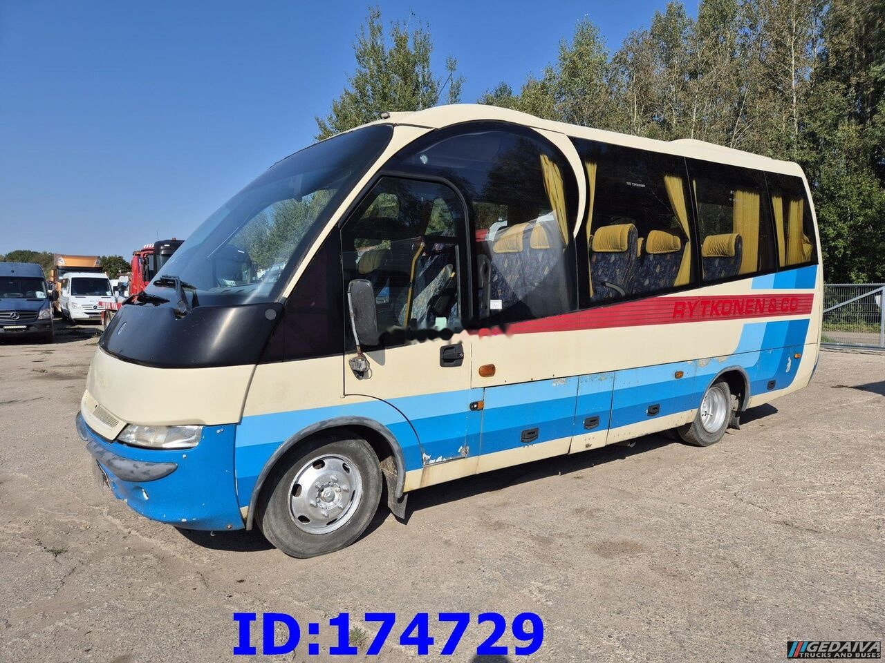Минибус, Патничко комбе Mercedes-Benz Vario 815 26-Seater: слика 1