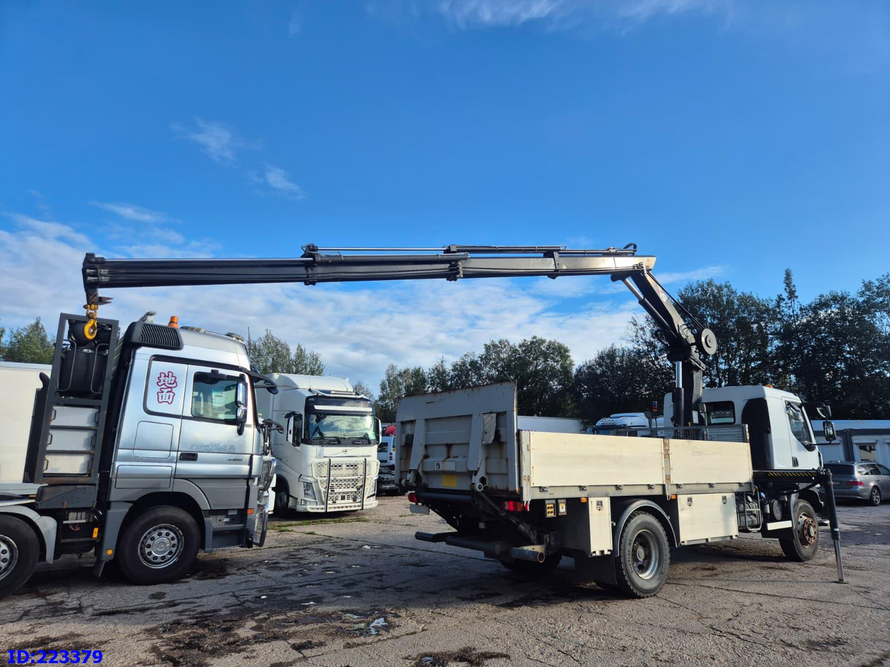 RENAULT Midlum 240.16 4x4 + HIAB 122 E-3 HIDUO - Камион со платформа: слика 5 RENAULT Midlum 240.16 4x4 + HIAB 122 E-3 HIDUO - Камион со платформа: слика 5