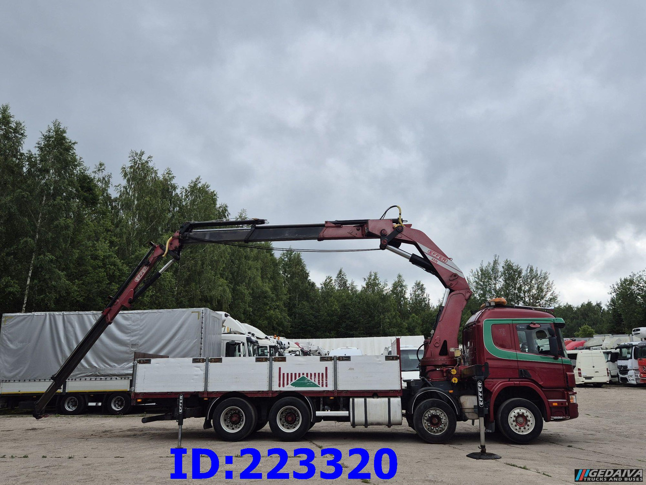 SCANIA P124 8X4 + Crane Effer 48N/4S with radio control - Камион со платформа: слика 5 SCANIA P124 8X4 + Crane Effer 48N/4S with radio control - Камион со платформа: слика 5