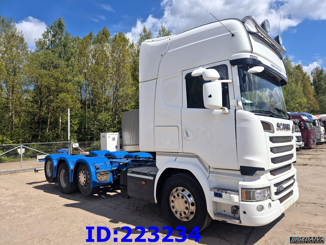 SCANIA R580 8X2 - Steering axle - Euro6 - Камион со кабинска шасија: слика 4 SCANIA R580 8X2 - Steering axle - Euro6 - Камион со кабинска шасија: слика 4