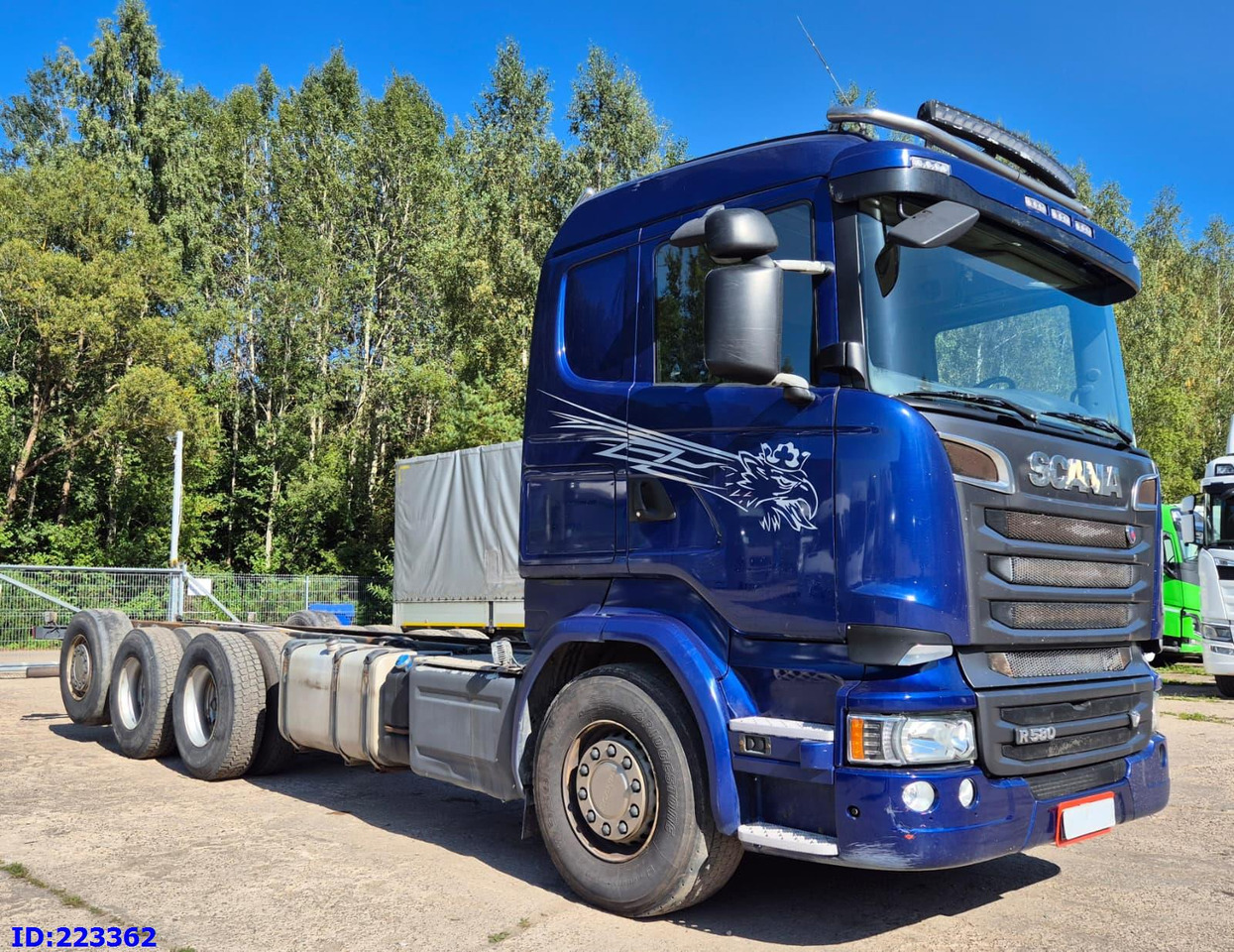 SCANIA R580 8x4 Euro6 Retarder - Камион со кабинска шасија: слика 2 SCANIA R580 8x4 Euro6 Retarder - Камион со кабинска шасија: слика 2