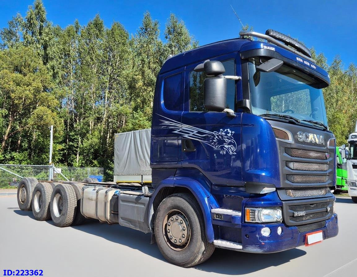 SCANIA R580 8x4 Euro6 Retarder - Камион со кабинска шасија: слика 4 SCANIA R580 8x4 Euro6 Retarder - Камион со кабинска шасија: слика 4