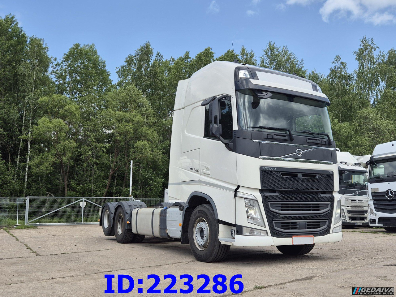 VOLVO FH13 540HP 6x2 (10 tyre) Euro6 - Камион со кабинска шасија: слика 4 VOLVO FH13 540HP 6x2 (10 tyre) Euro6 - Камион со кабинска шасија: слика 4