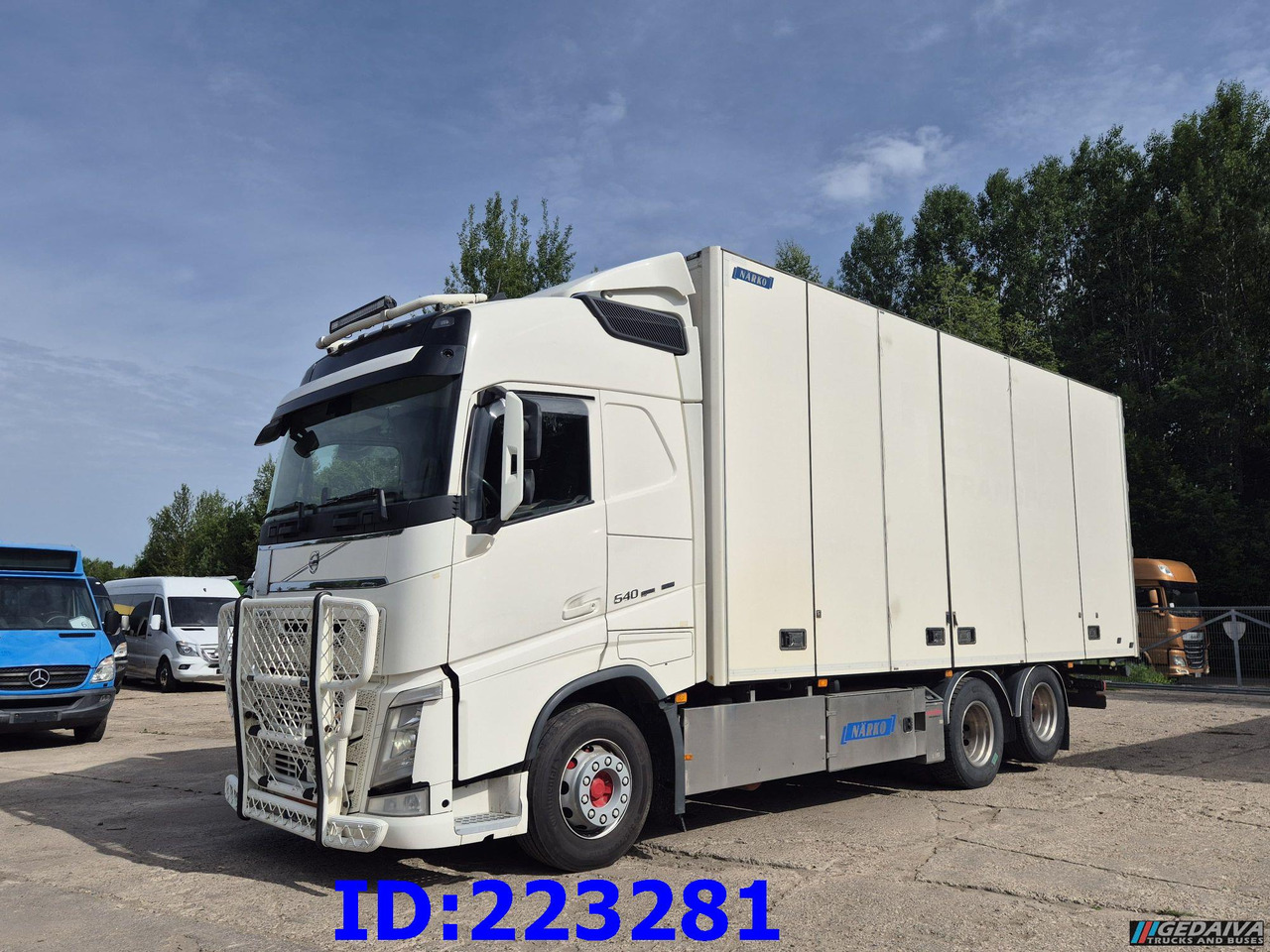 VOLVO FH13 540HP 6x2 (10 tyre) Euro6 - Изотермален камион: слика 1 VOLVO FH13 540HP 6x2 (10 tyre) Euro6 - Изотермален камион: слика 1