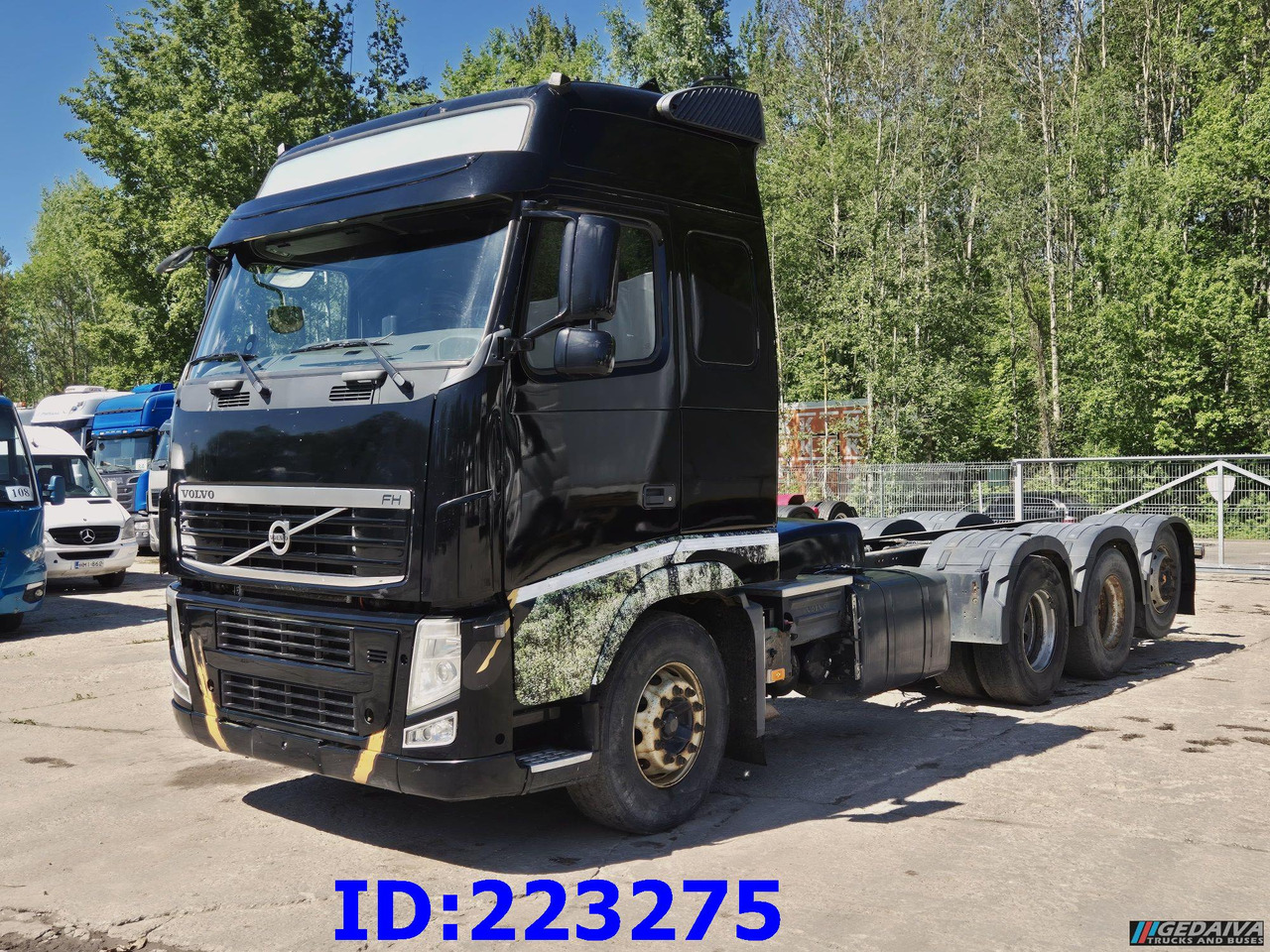 VOLVO FH13 540HP 8X4 (Steering axle) RETARDER - Камион со кабинска шасија: слика 1 VOLVO FH13 540HP 8X4 (Steering axle) RETARDER - Камион со кабинска шасија: слика 1