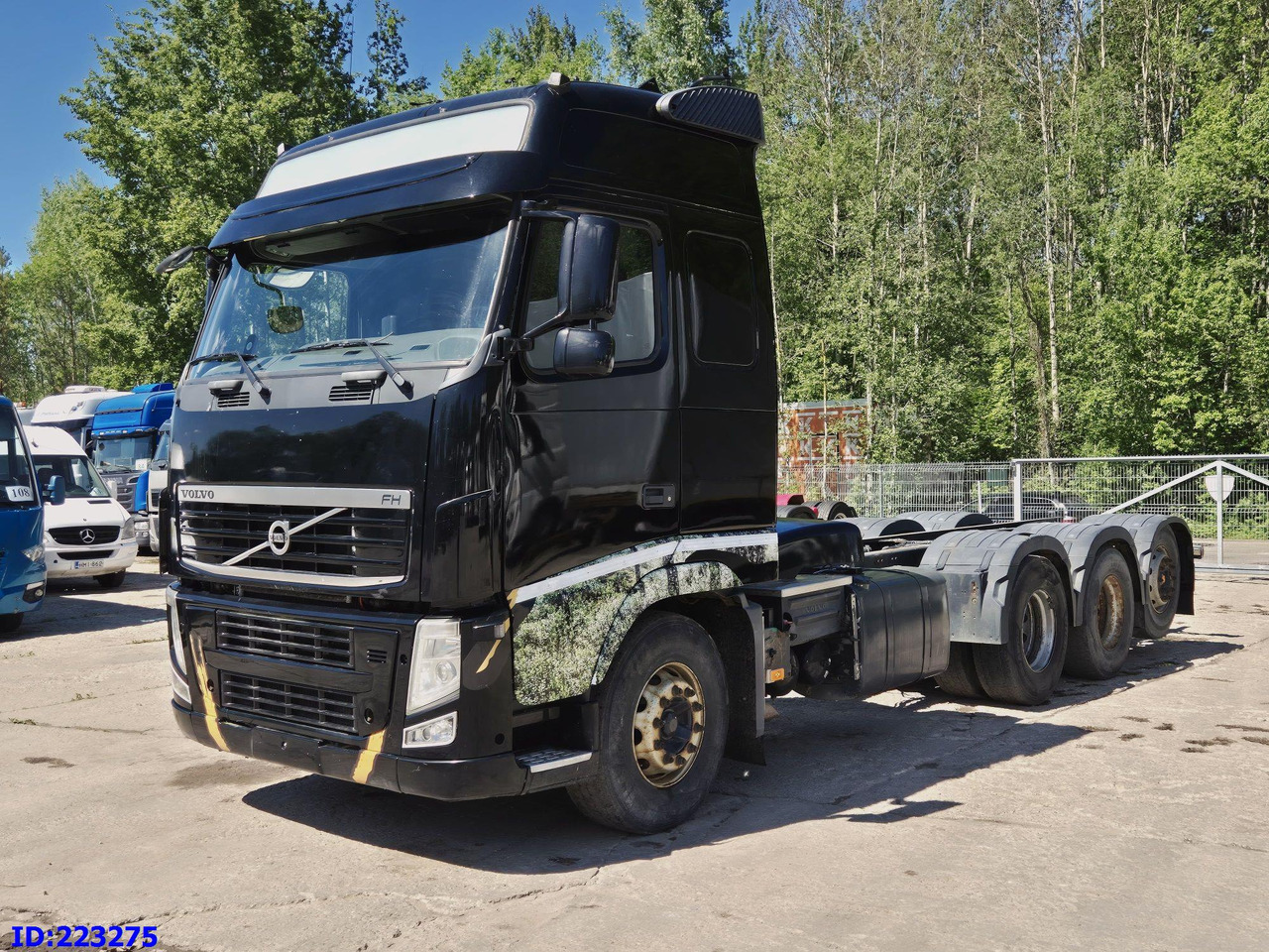 VOLVO FH13 540HP 8X4 (Steering axle) RETARDER - Камион со кабинска шасија: слика 1 VOLVO FH13 540HP 8X4 (Steering axle) RETARDER - Камион со кабинска шасија: слика 1