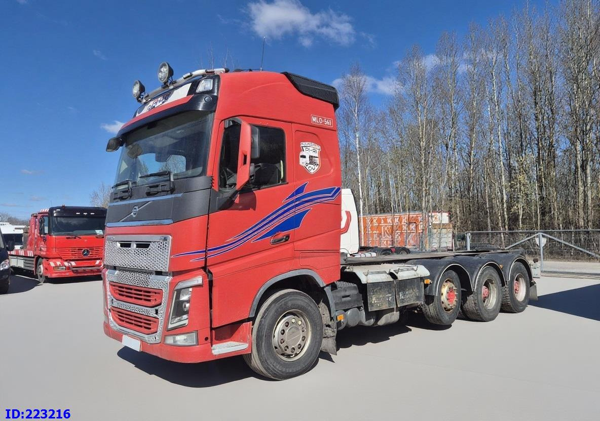 VOLVO FH16 700HP 8X4 Big axle - Камион со кабинска шасија: слика 1 VOLVO FH16 700HP 8X4 Big axle - Камион со кабинска шасија: слика 1