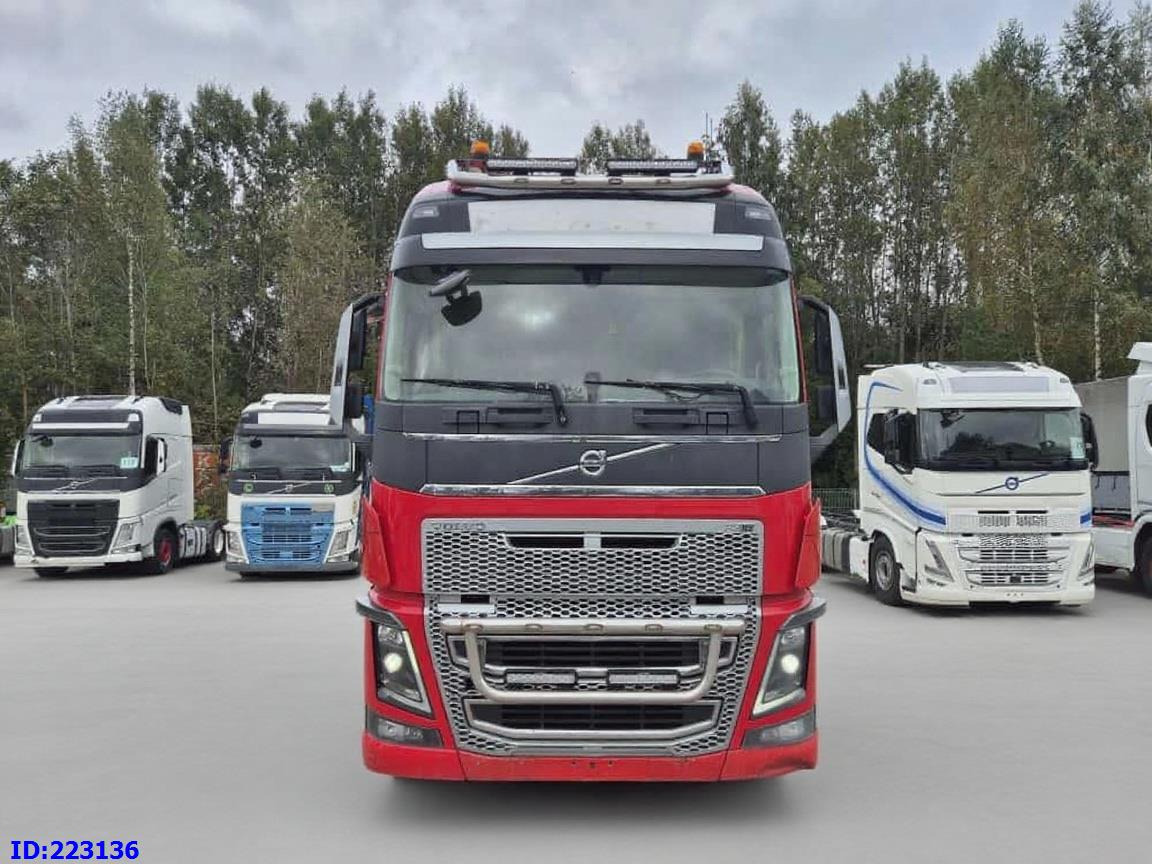 VOLVO FH16 750HP - 8x4 -Big Axles - Камион со кабинска шасија: слика 4 VOLVO FH16 750HP - 8x4 -Big Axles - Камион со кабинска шасија: слика 4