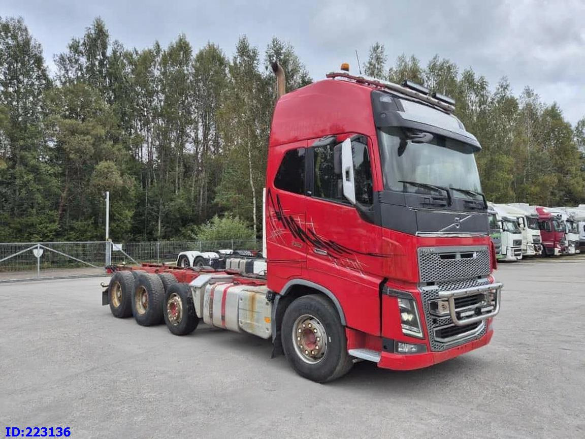 VOLVO FH16 750HP - 8x4 -Big Axles - Камион со кабинска шасија: слика 1 VOLVO FH16 750HP - 8x4 -Big Axles - Камион со кабинска шасија: слика 1
