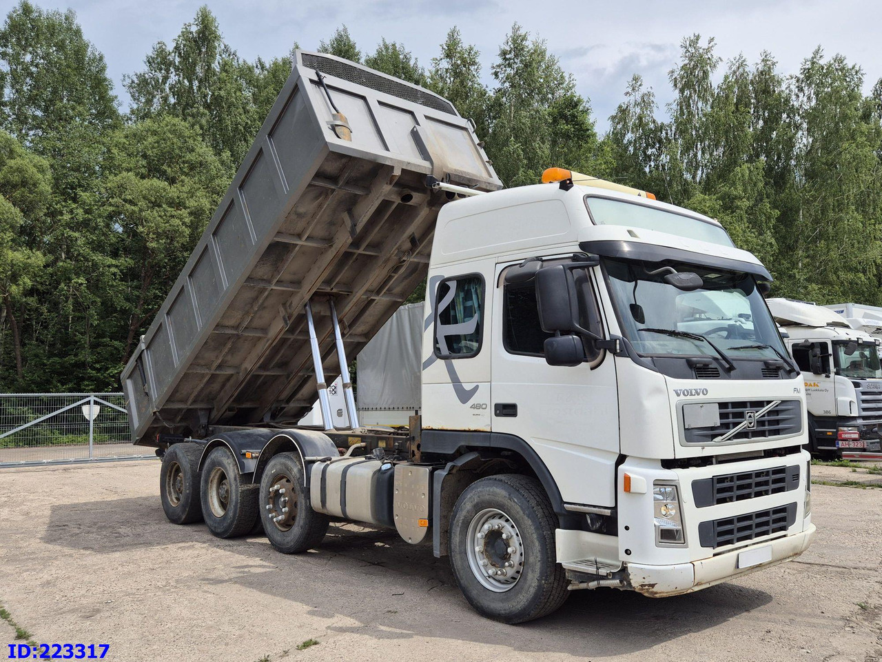 VOLVO FM13 480HP 8x4 (Big axle) - Кипер: слика 4 VOLVO FM13 480HP 8x4 (Big axle) - Кипер: слика 4