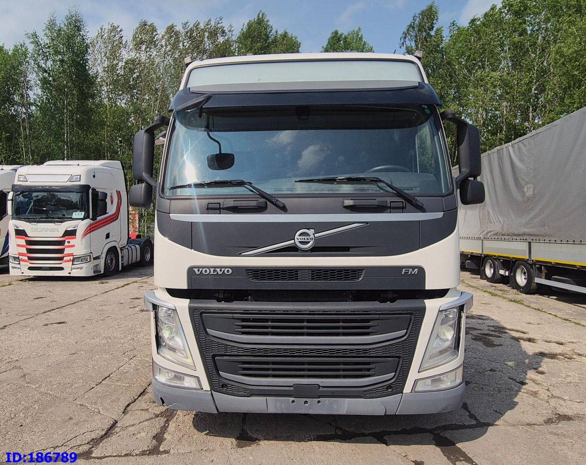 VOLVO FM13 500HP 6x2 - Камион со кабинска шасија: слика 2 VOLVO FM13 500HP 6x2 - Камион со кабинска шасија: слика 2