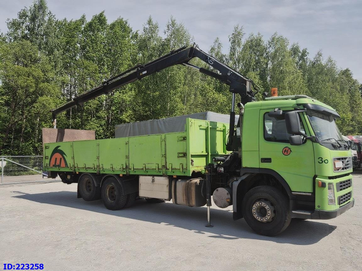 VOLVO FM9 300HP 6x2 + HIAB 144B -3 CL - Камион со платформа: слика 2 VOLVO FM9 300HP 6x2 + HIAB 144B -3 CL - Камион со платформа: слика 2