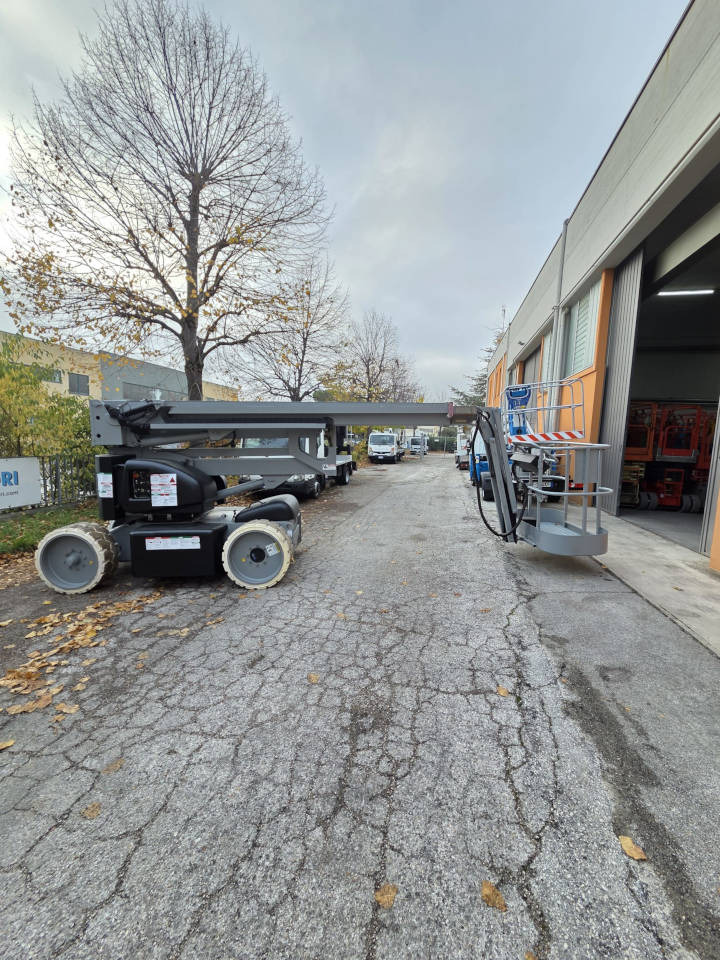 NIFTYLIFT HR 15 HDE - Дигачка зглобна платформа: слика 1 NIFTYLIFT HR 15 HDE - Дигачка зглобна платформа: слика 1