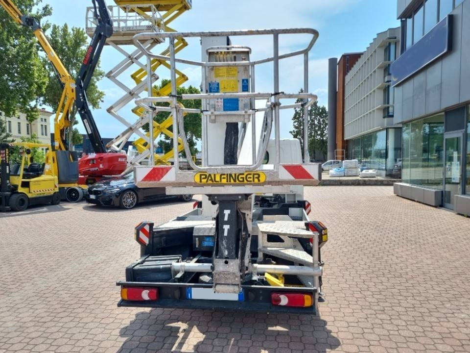 Palfinger P 240 AXE - Камион со подигачка кошница: слика 4 Palfinger P 240 AXE - Камион со подигачка кошница: слика 4