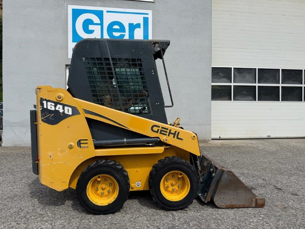 Gehl SL1640E (4027) - Компактен натоварувач: слика 2 Gehl SL1640E (4027) - Компактен натоварувач: слика 2