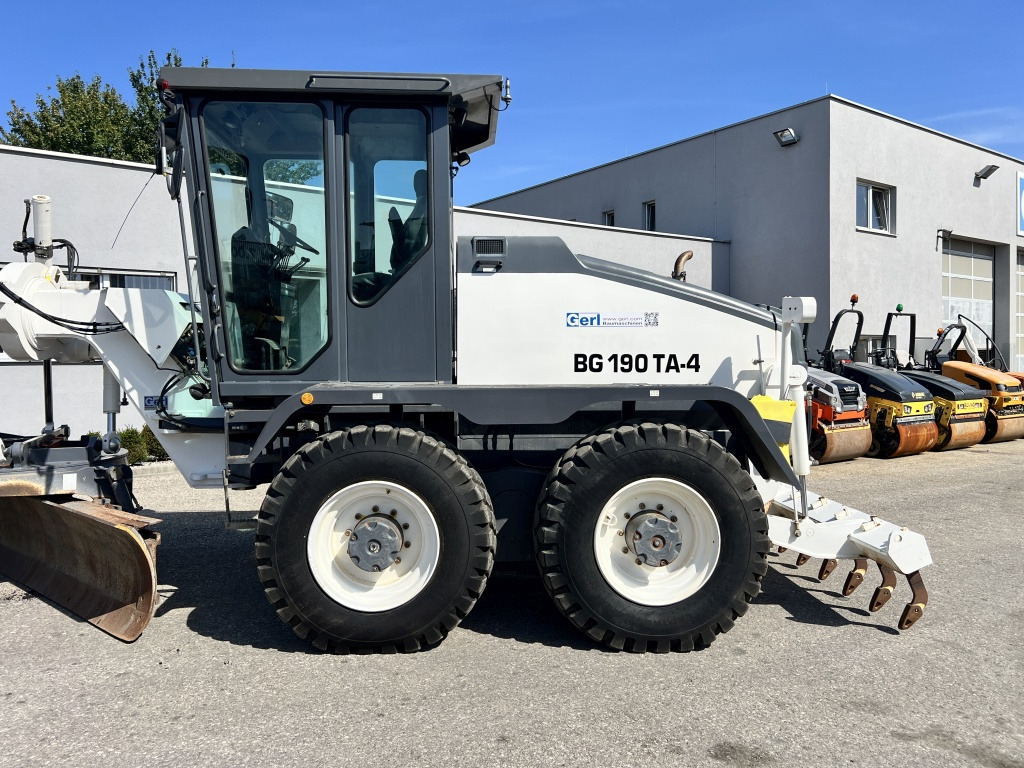 HBM Bomag BG 190TA-4 (111673) - Порамнувач: слика 2 HBM Bomag BG 190TA-4 (111673) - Порамнувач: слика 2
