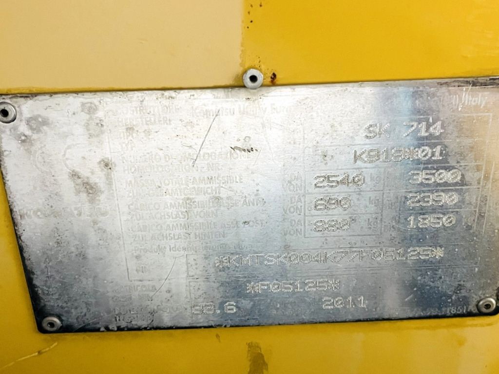 Komatsu SK714 (3906) - Компактен натоварувач: слика 3 Komatsu SK714 (3906) - Компактен натоварувач: слика 3