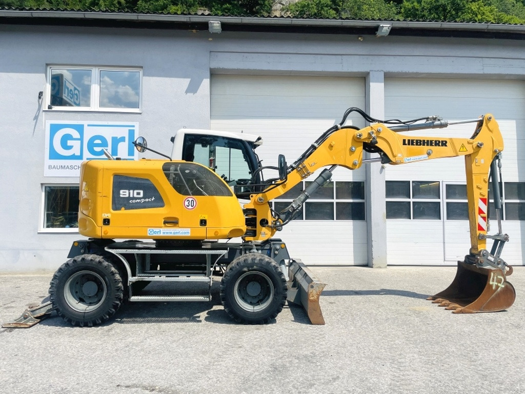Liebherr A910 Compact (4025) - Багер на тркала: слика 2 Liebherr A910 Compact (4025) - Багер на тркала: слика 2
