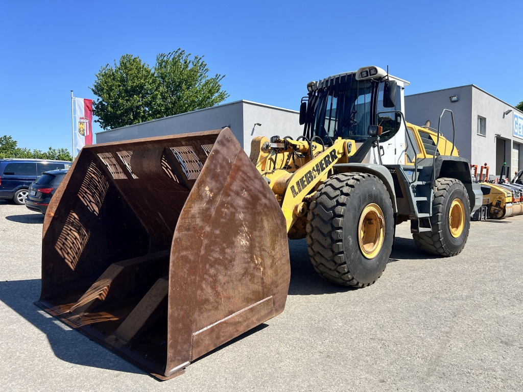 Liebherr L 556 (111583) - Натоварувач на тркала: слика 3 Liebherr L 556 (111583) - Натоварувач на тркала: слика 3